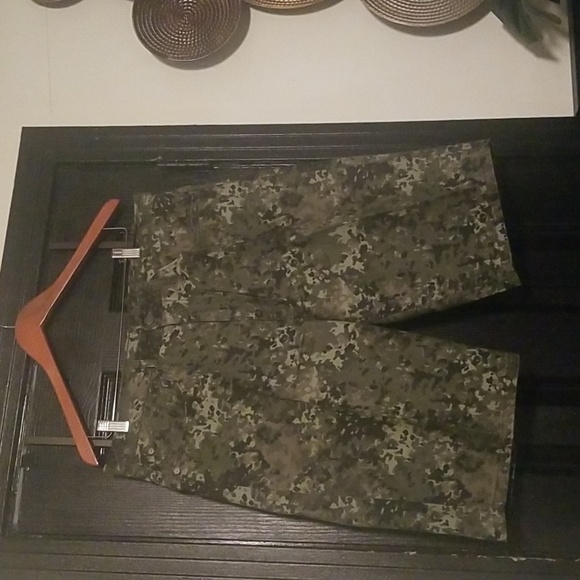 Levi's Other - Men's Levi Baggy shorts,; Camouflage Green; Size W34 L12
